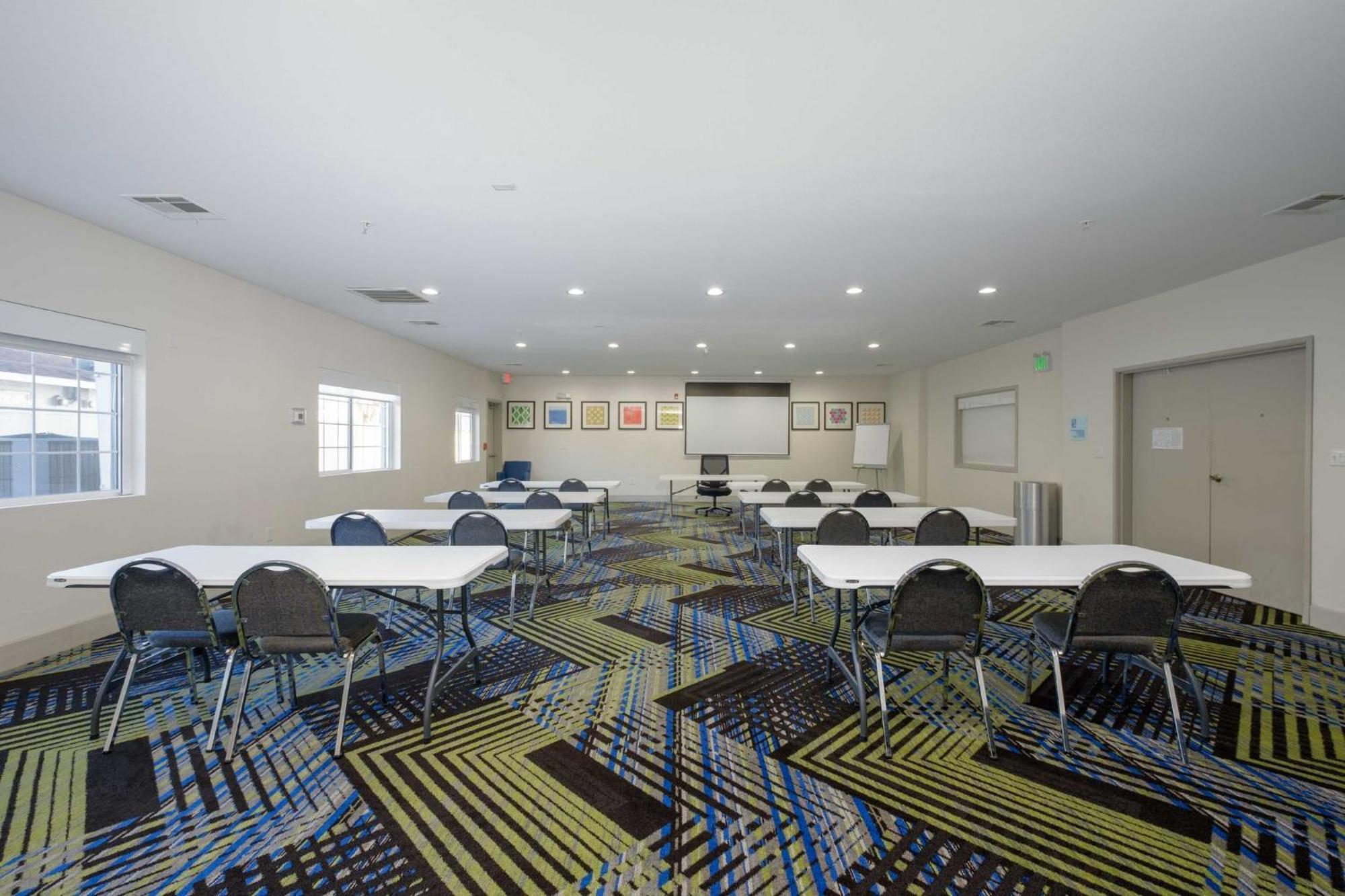 Hotel Express & By Ihg Carlsbad