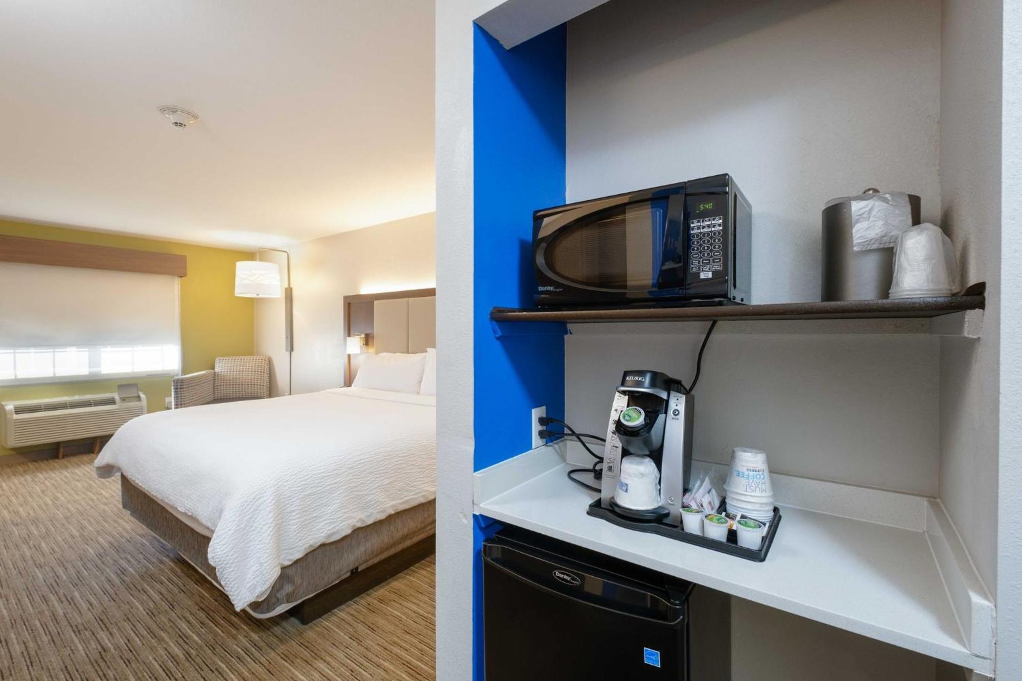 Express & By Ihg 2* Carlsbad